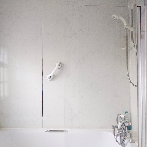 Bathroom/shower