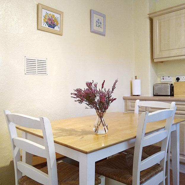 Kitchen/diner (can seat 6)